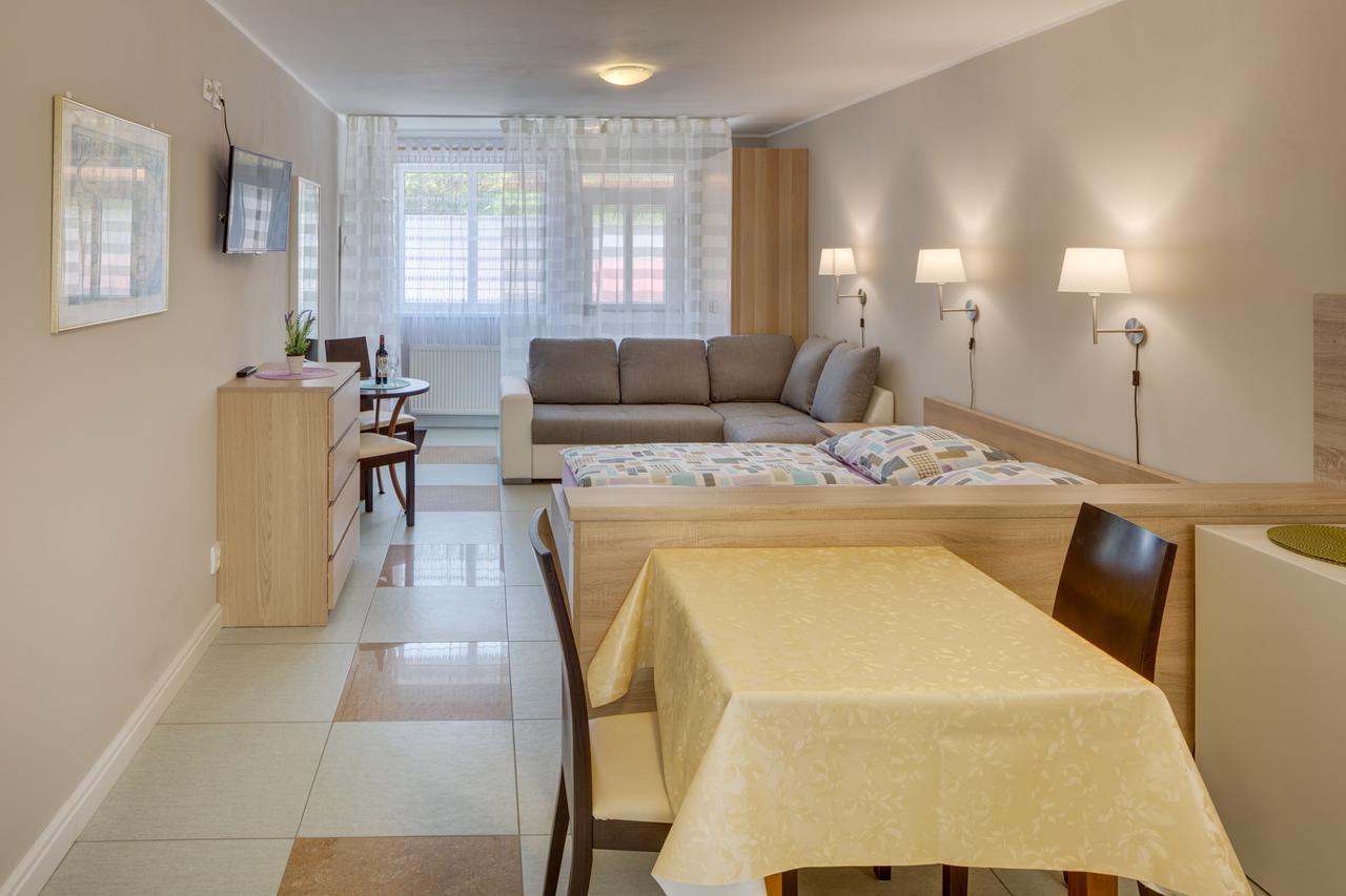 Apartements Studio 964 Libeznice Ngoại thất bức ảnh